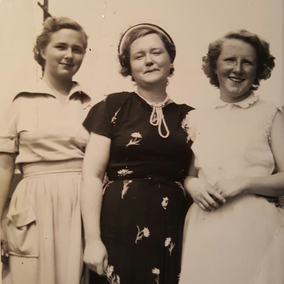 Welcome to my Closet! - Picture 6 of 8